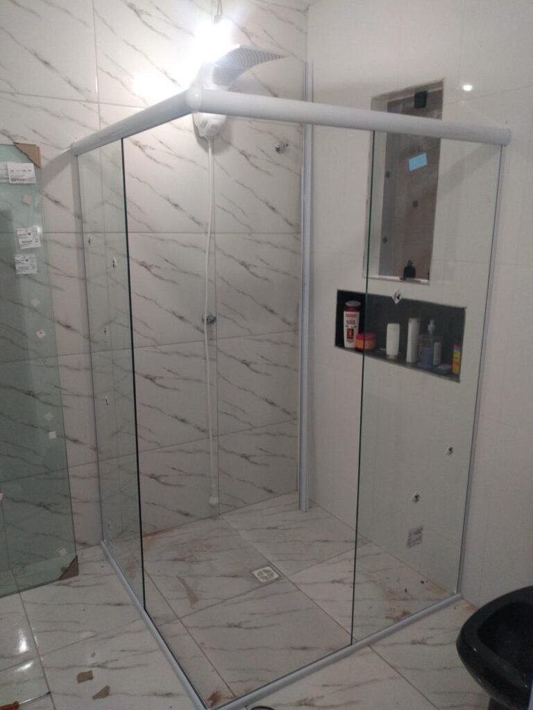Painel de espelhos modulados para hall — IGA Vidros São Paulo