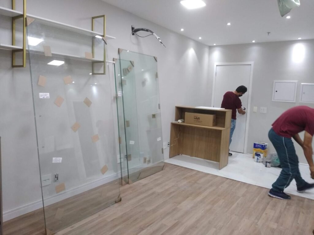 Box frontal em vidro incolor para suíte master — IGA Vidros São Paulo